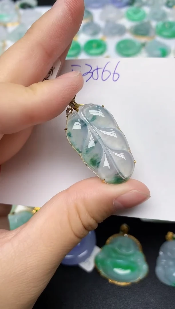 颈饰18K金镶嵌翡翠天然缅甸A货翡翠百元以上9元证书费自理
