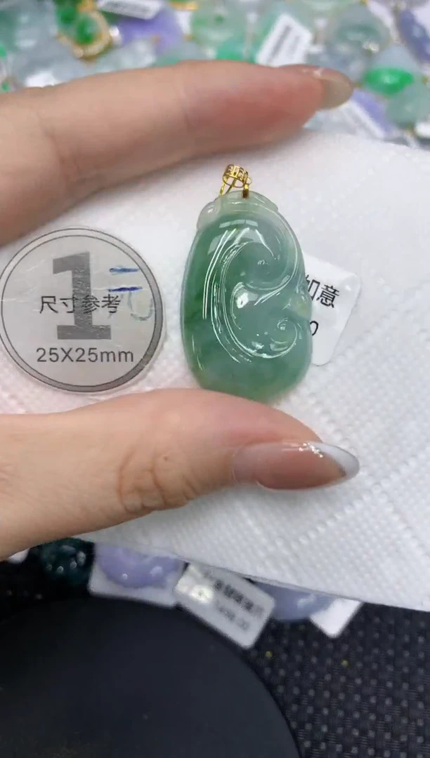 颈饰18K金镶嵌翡翠111111