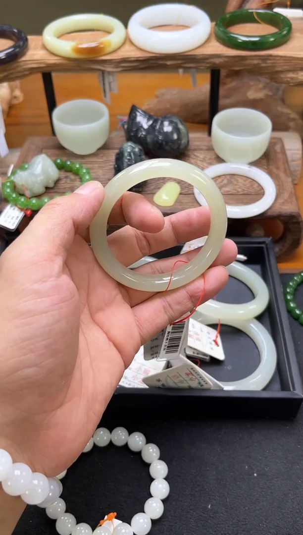 未镶嵌手镯和田玉青海青白 56圈9013663