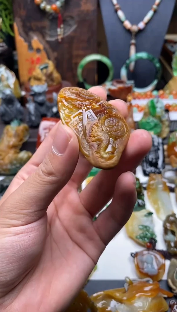 颈饰未镶嵌翡翠大马坎八破图
