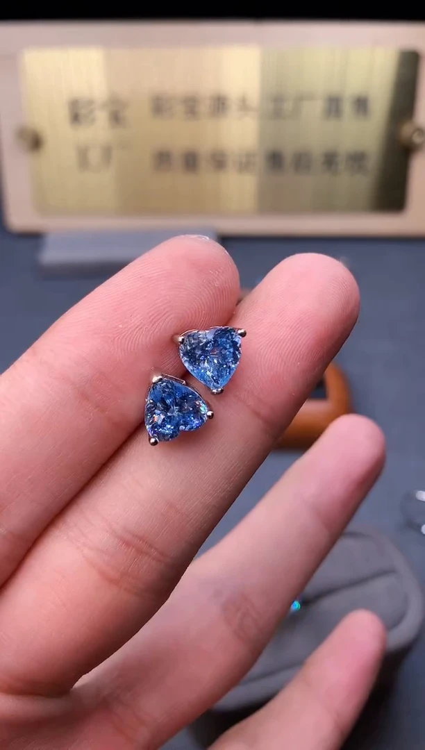 银S925镶嵌耳钉海蓝宝石4444