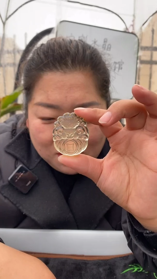 【闪购商品】黄晶吊坠未镶嵌黄水晶狐牌D39