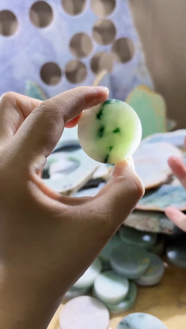 翡翠未镶嵌颈饰翡翠A货 姜谭104