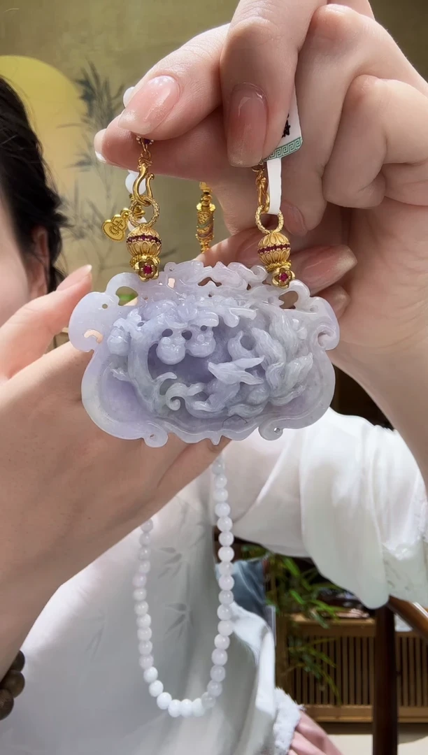 颈饰未镶嵌翡翠吊坠