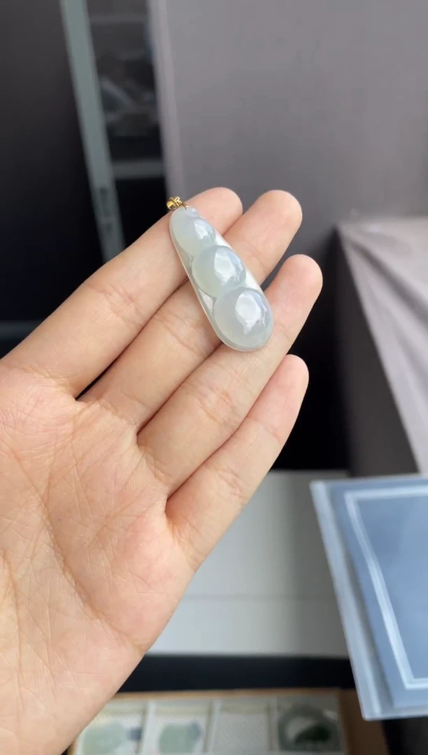 翡翠18K金镶嵌吊坠(不含链)天然缅甸A货翡翠多样性发其一