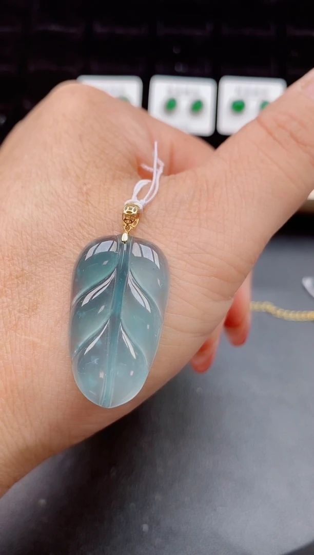 【闪购商品】翡翠颈饰18K金镶嵌21212121