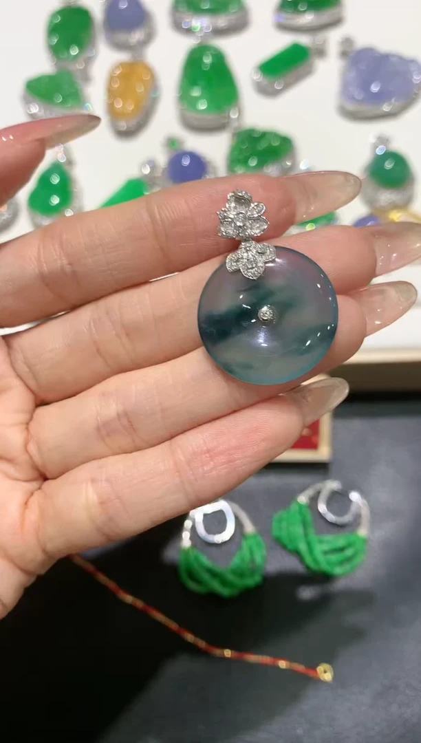 【闪购商品】翡翠吊坠(不含链)18K金镶嵌团购6