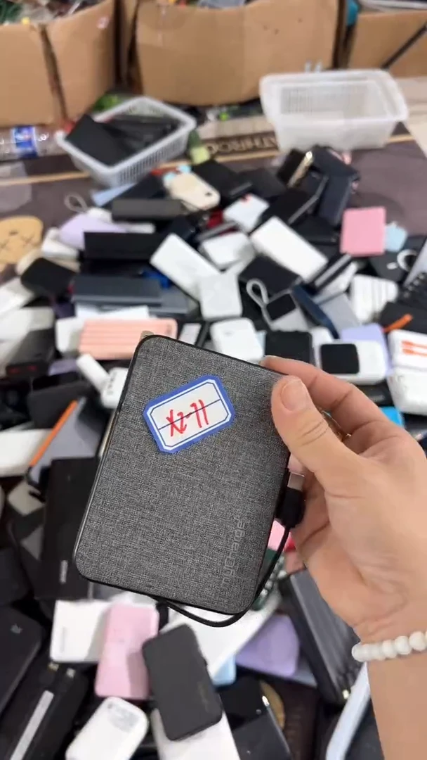 1小****傅精品数码数据线 以直播间展示为主