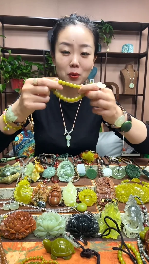 未镶嵌岫玉吊坠多样性发货发其中之一