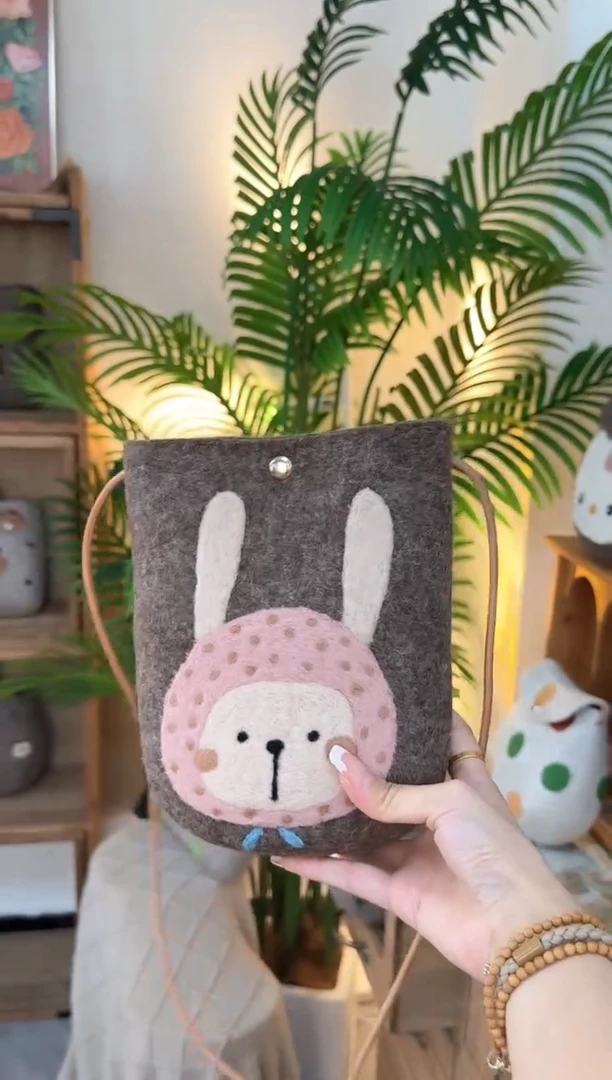 羊毛非遗纯手工 羊毛毡包包