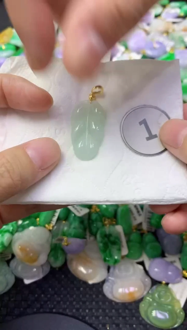 颈饰未镶嵌翡翠天然缅甸翡翠A货