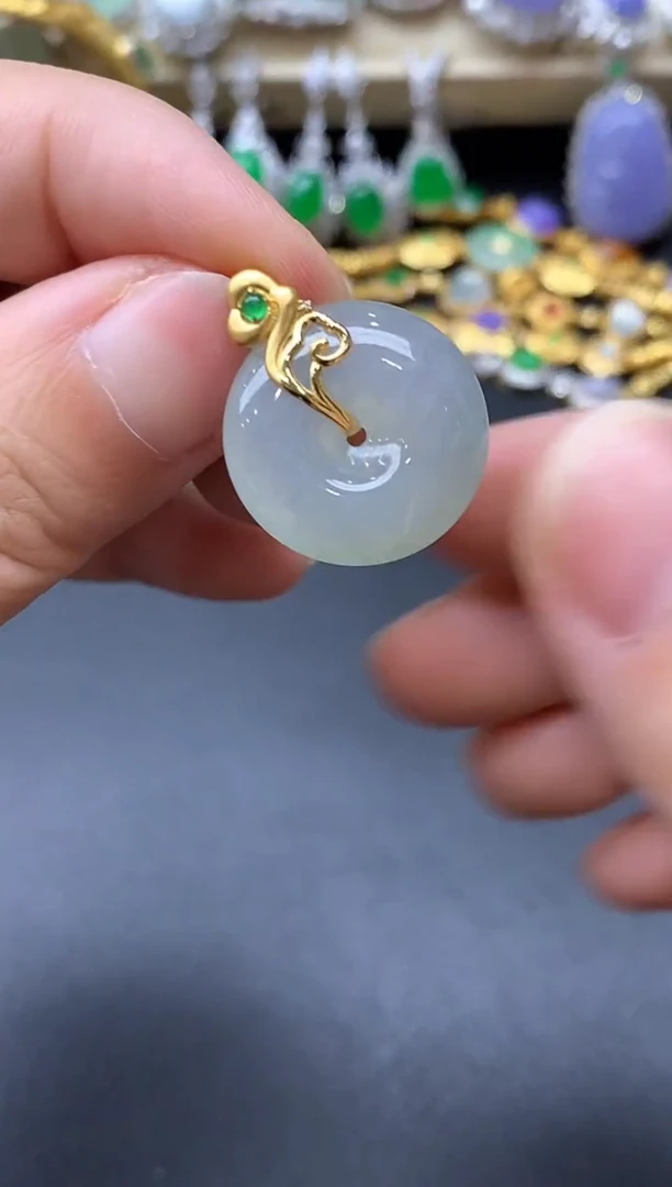 颈饰18K金镶嵌翡翠76-中国好珍宝