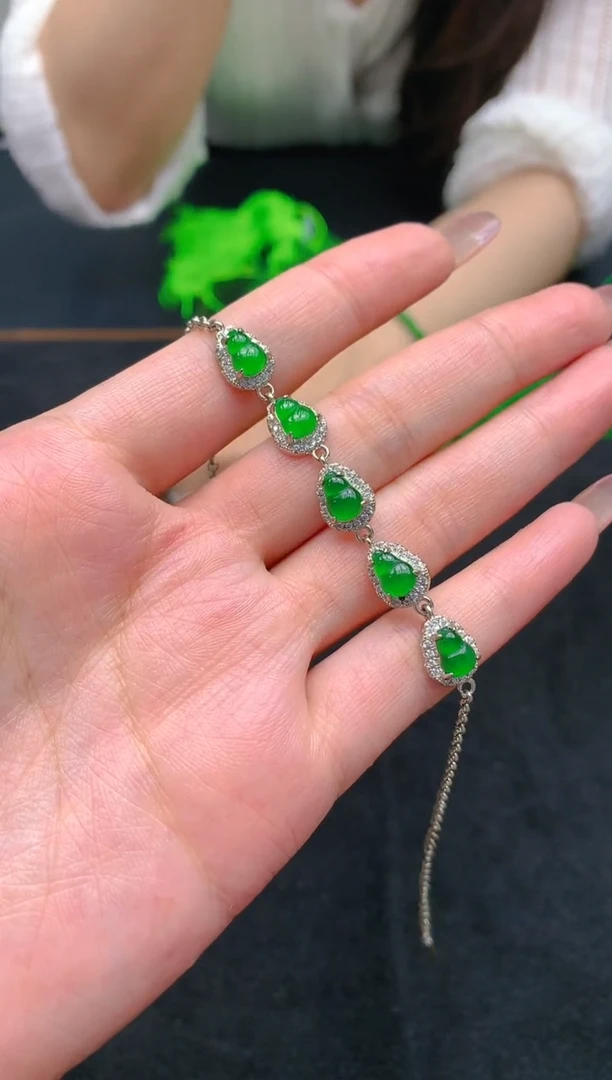 翡翠未镶嵌颈饰天然A货翡翠