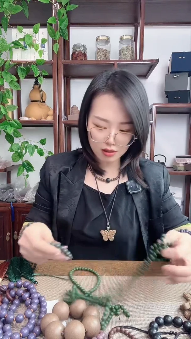 泥塑梦灵凝神的大脖挂