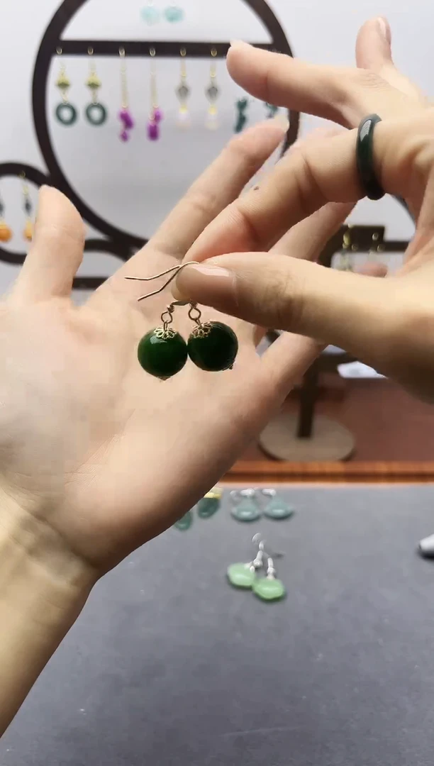 银S925镶嵌和田玉耳饰157000