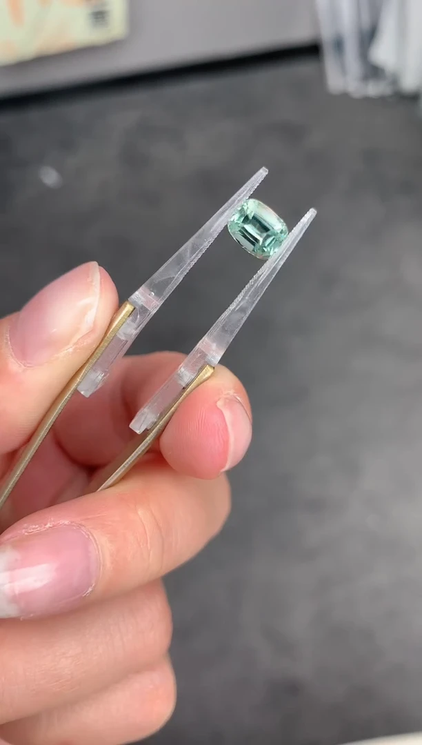 【闪购商品】碧玺裸石未镶嵌1.6ct绿碧玺