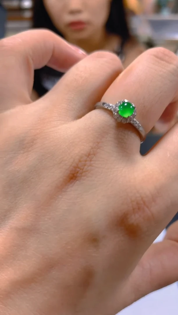 翡翠戒指未镶嵌多样性发一