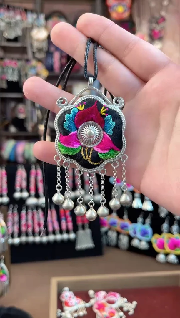 织绣民族风手工非遗老绣饰品239