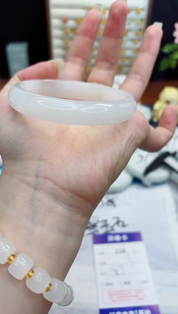 未镶嵌手镯石英质玉238-天山翠-圈口58