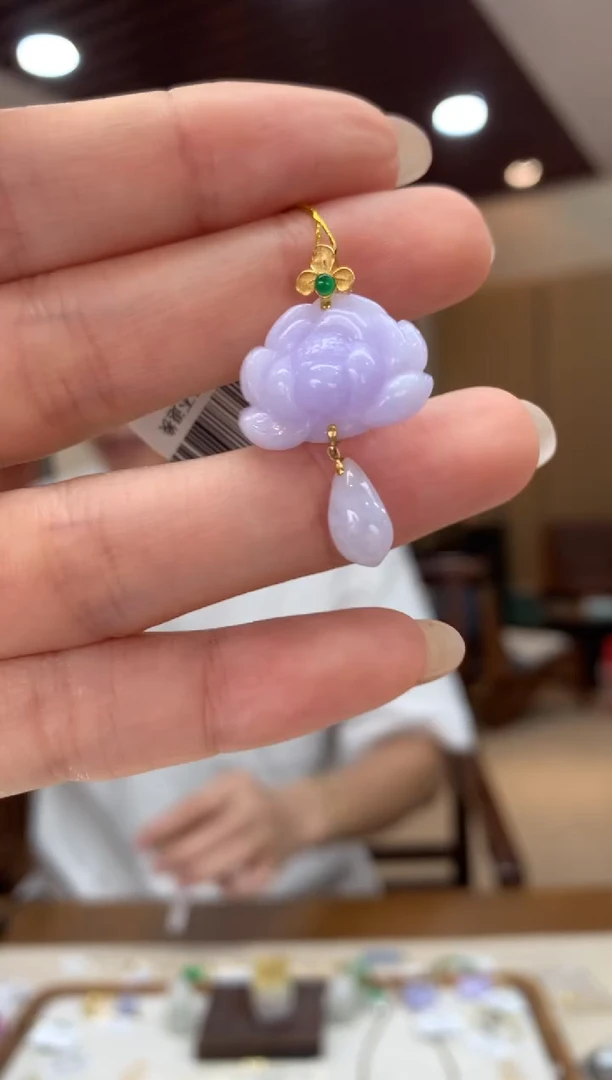 吊坠(不含链)18K金镶嵌翡翠莲花
