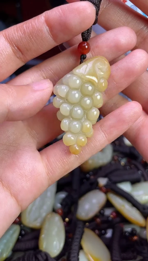 未镶嵌和田玉挂件1
