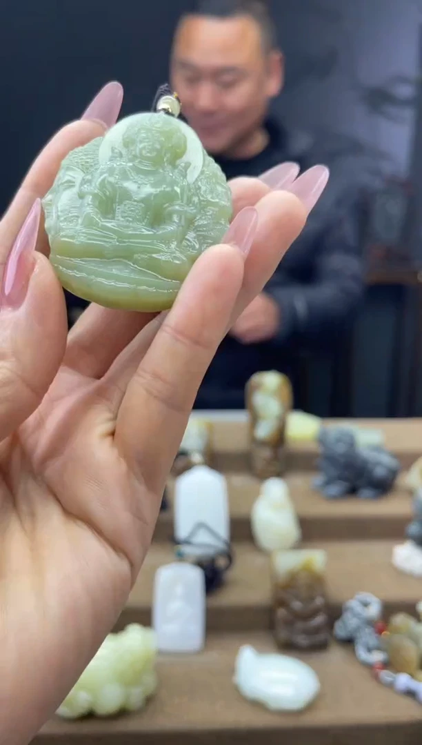 颈饰未镶嵌和田玉1