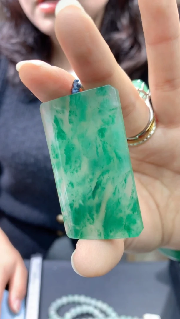 【闪购商品】石英质玉颈饰未镶嵌拍一发一