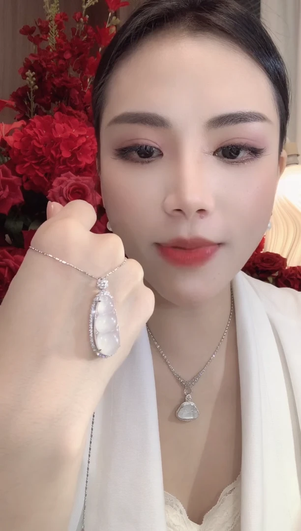 吊坠(不含链)18K金镶嵌翡翠C7 多样性发一件