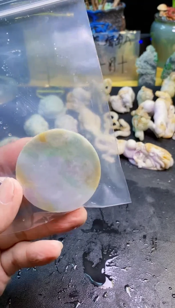 翡翠未镶嵌颈饰天然翡翠138