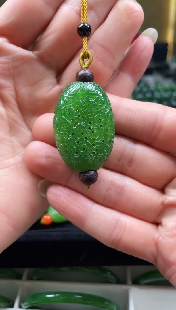 【闪购商品】和田玉（碧玉）颈饰未镶嵌木头香囊（多样性发一）