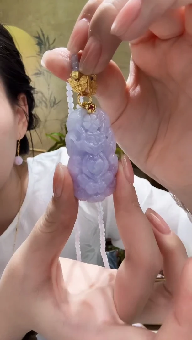 颈饰未镶嵌翡翠吊坠