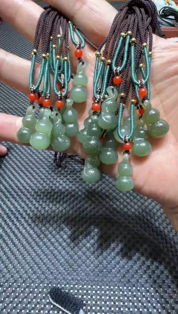 颈饰未镶嵌和田玉挂件（多样性发一）