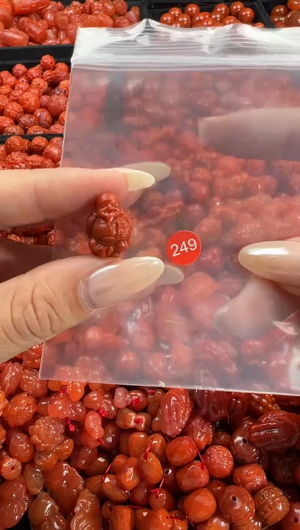 颈饰未镶嵌南红玛瑙1