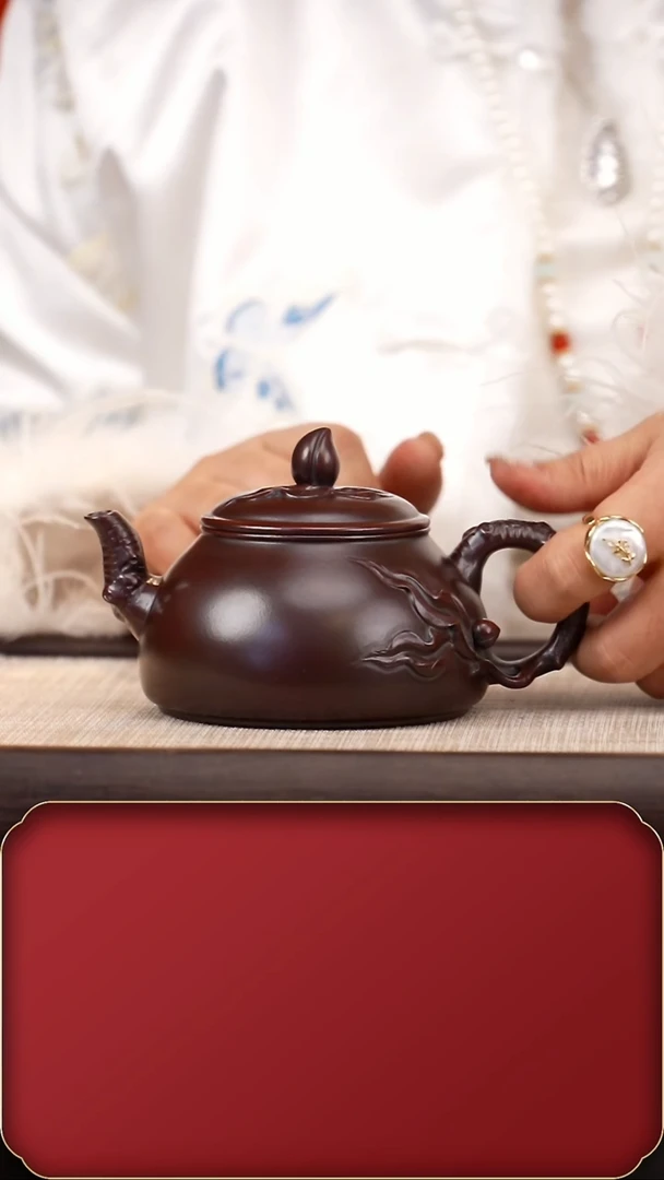 【闪购商品】紫砂茶壶进+寿桃半月 古乌泥260cc