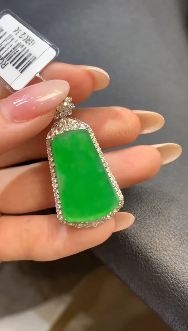 吊坠(不含链)18K金镶嵌翡翠派**?53-无事牌