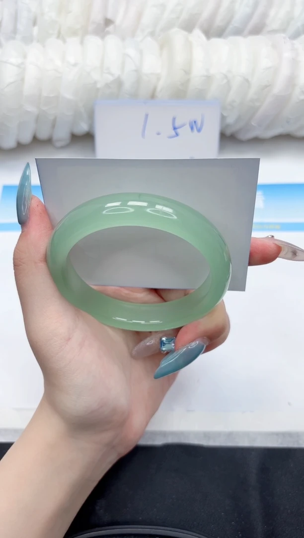 石英质玉手镯未镶嵌80-60