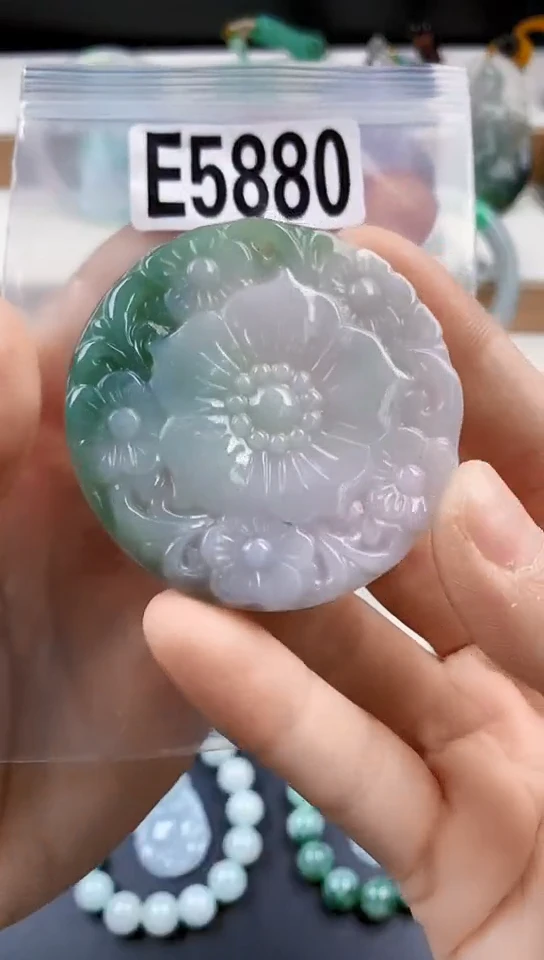 颈饰未镶嵌翡翠天然翡翠吊坠挂件