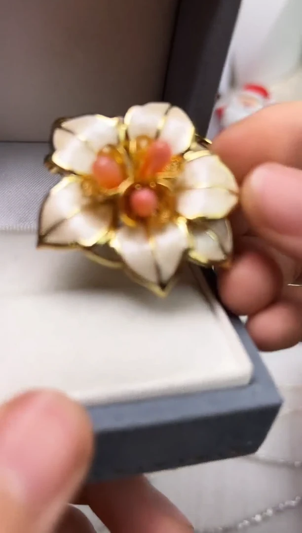 未镶嵌胸饰淡水珍珠珍珠