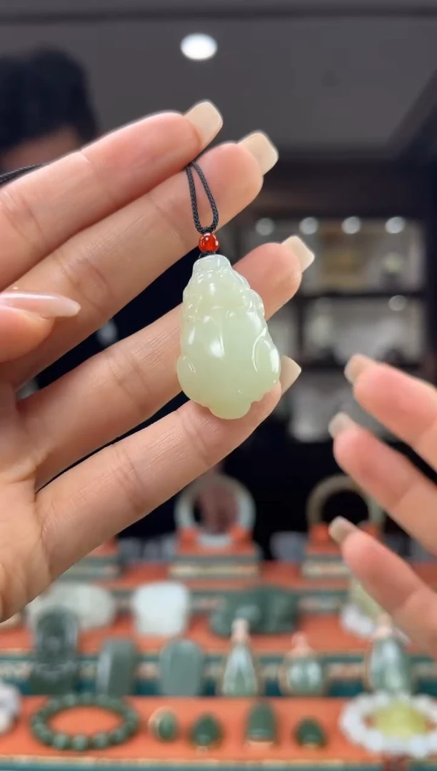 和田玉未镶嵌颈饰1