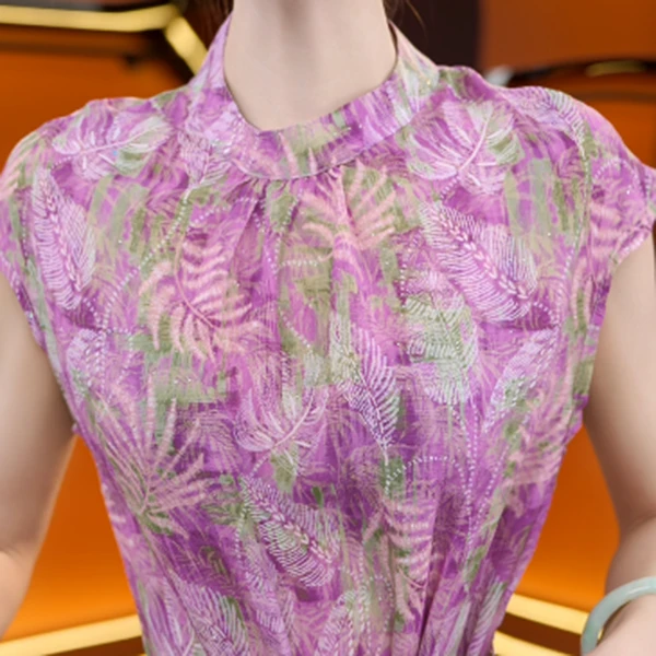 2025苏杭新款气质高端优雅显瘦高级感 粉紫羽毛圆领连衣裙