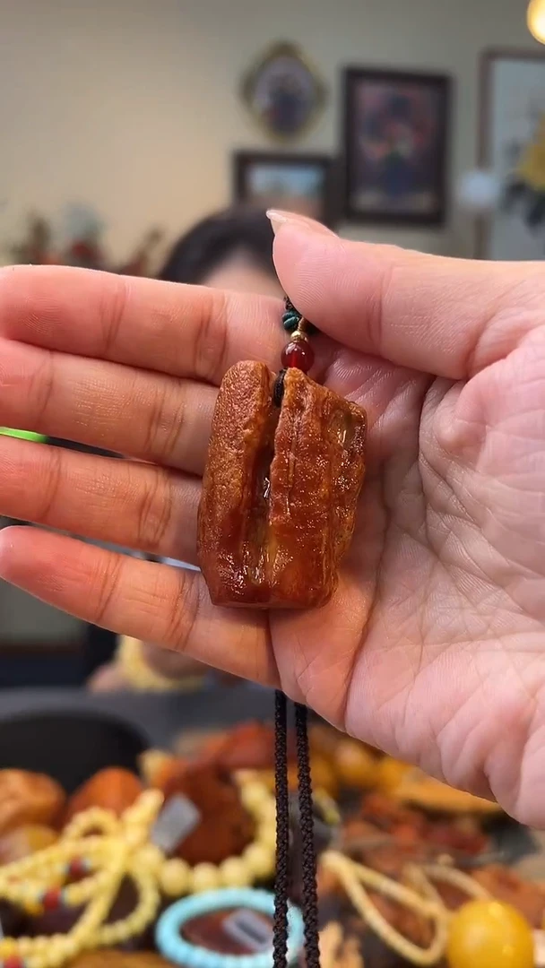 琥珀颈饰未镶嵌吊坠