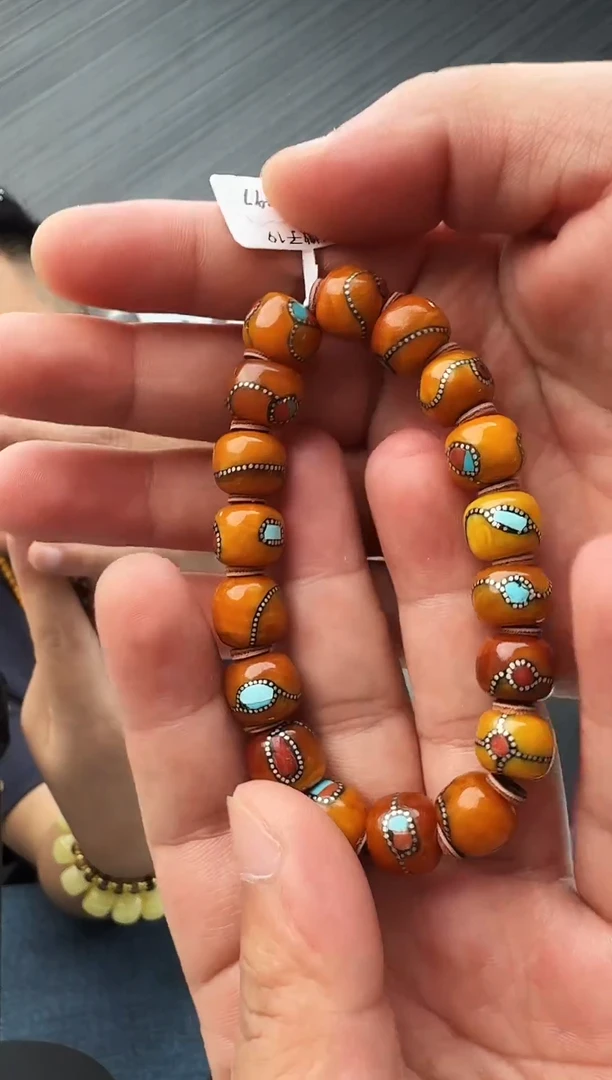 蜜蜡未镶嵌珠宝奇石假一罚十19，多样性发其一