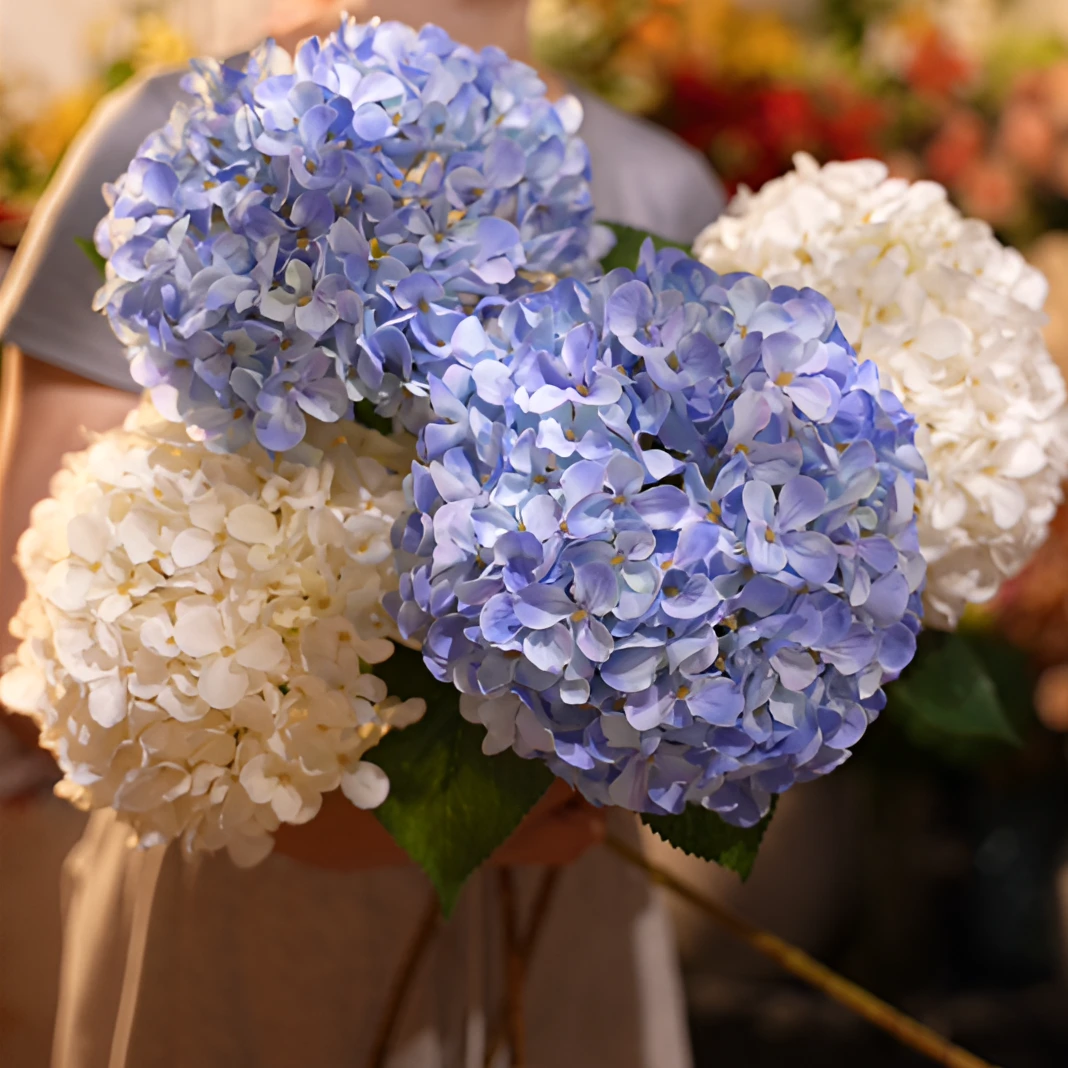 绣球 新款 蓝色白色 多层花瓣 客厅花 绢布材质 仿真花
