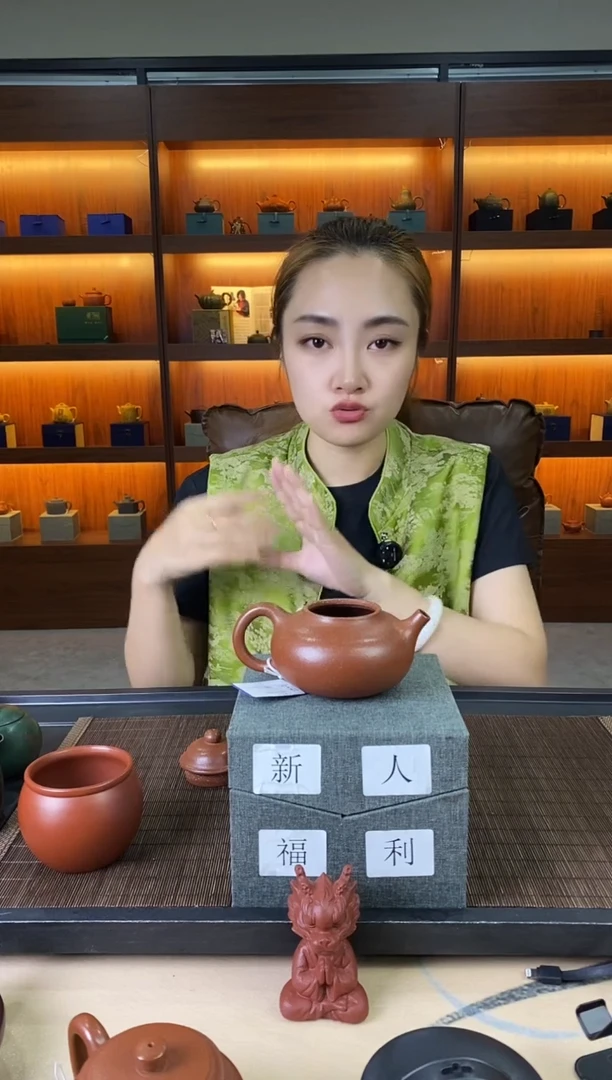 茶壶紫砂光器容天 粗砂红降坡泥 张军