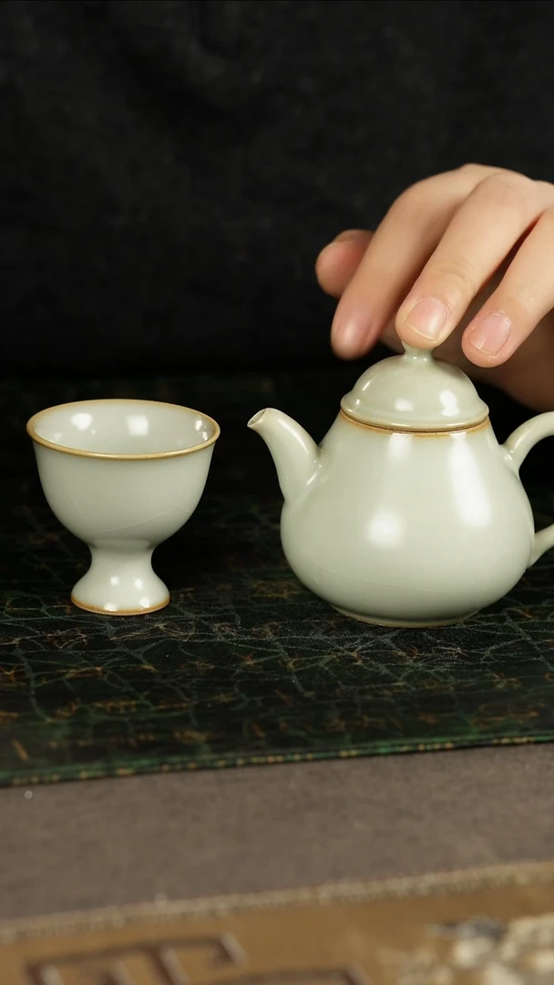 善窑厂汝窑小梨壶+小高足杯