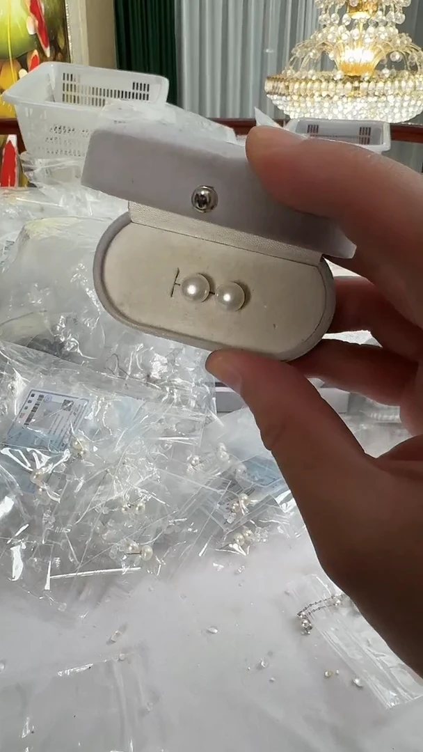 银S925镶嵌耳钉淡水珍珠7-8mm 白珠款