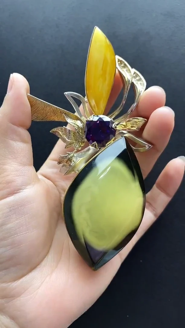 裸石琥珀未镶嵌吊坠