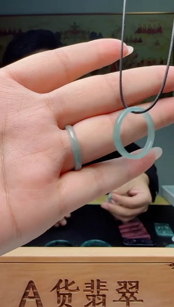 【闪购商品】翡翠颈饰未镶嵌戒圈多样性随机一件发货