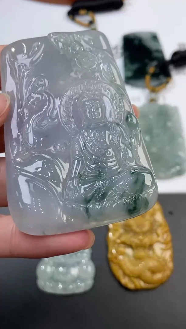 未镶嵌挂件翡翠370092    多人