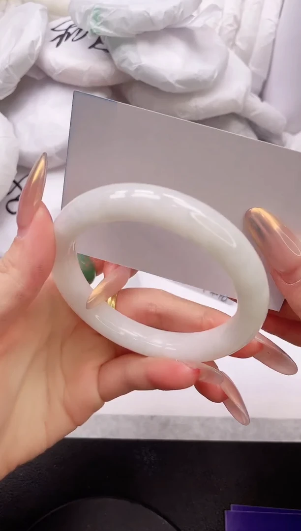 【闪购商品】和田玉手镯未镶嵌13K42-60